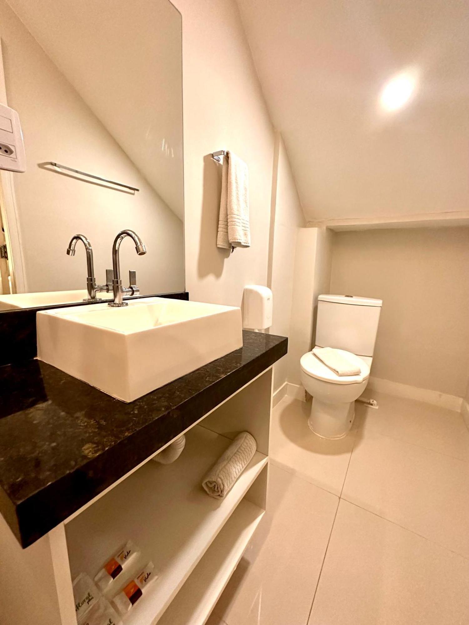 Aparthotel Injoy & Aparts 2*